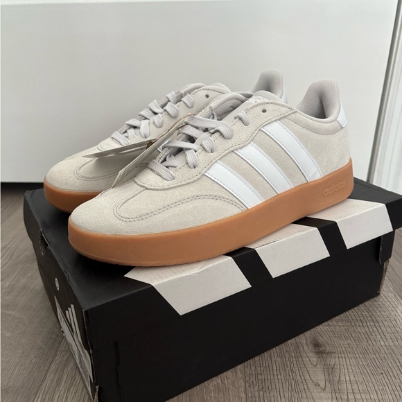 Adidas Barreda Sneakers Gray / White / Gum - Size 9 Men's NEW - Picture 3 of 8